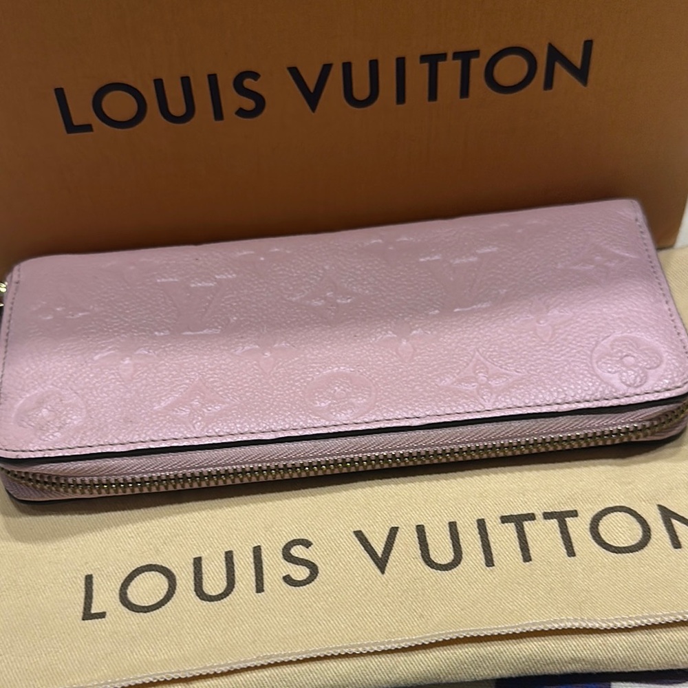 Louis Vuitton Rose Poudre Clemence Empreinte Zippy Wallet